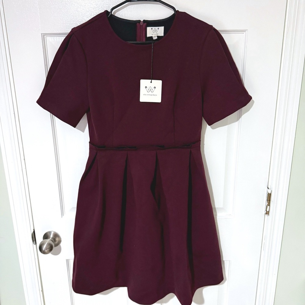 Six Crisp Days Burgundy Short Sleeve Pleated Fit and Flare Mini Dress Size M